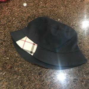 Burberry hat